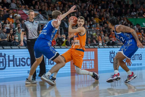 更引发了对 更引发了对